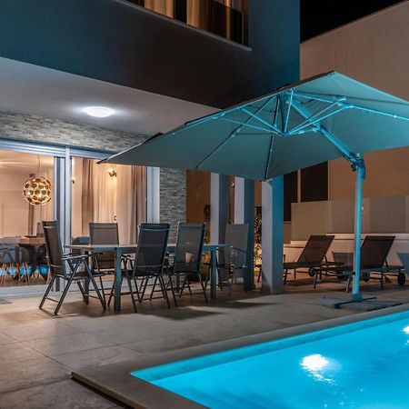 Villa Dea - Dein Rueckzugsort Am Meer Mit Beheiztem Pool Врси Экстерьер фото